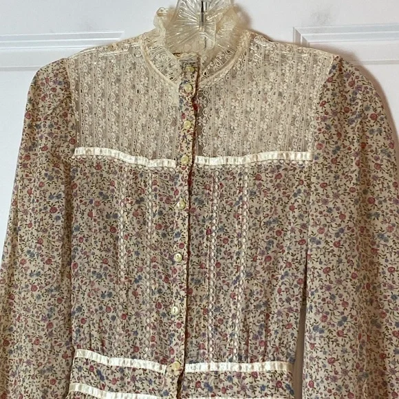 Vintage Cottage Core Gunne Sax Ditsy Floral and Lace Prairie Maxi Dress - Picture 3 of 17